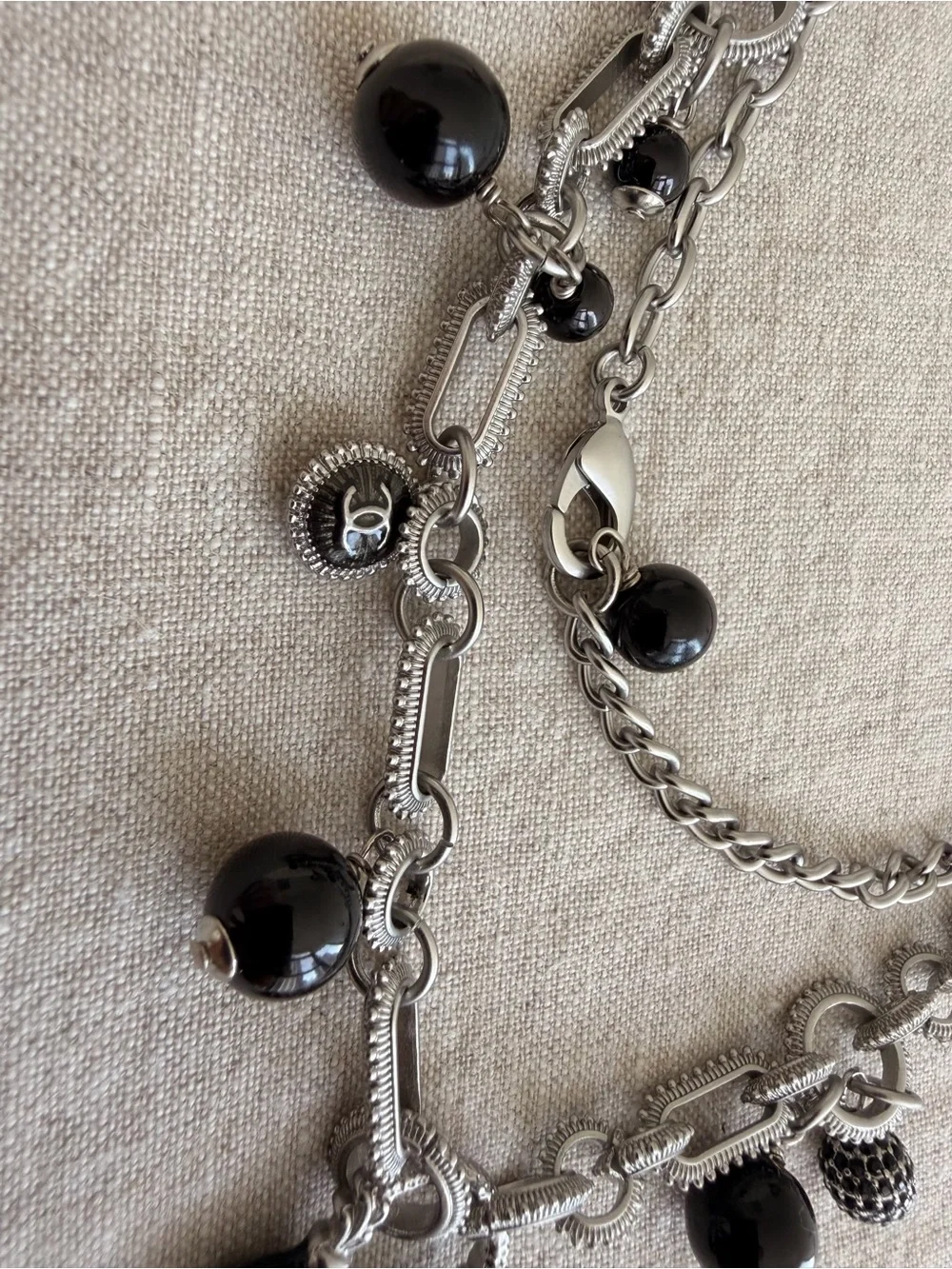 🖤CHANEL Black and Silver Heart Charm Necklace🖤